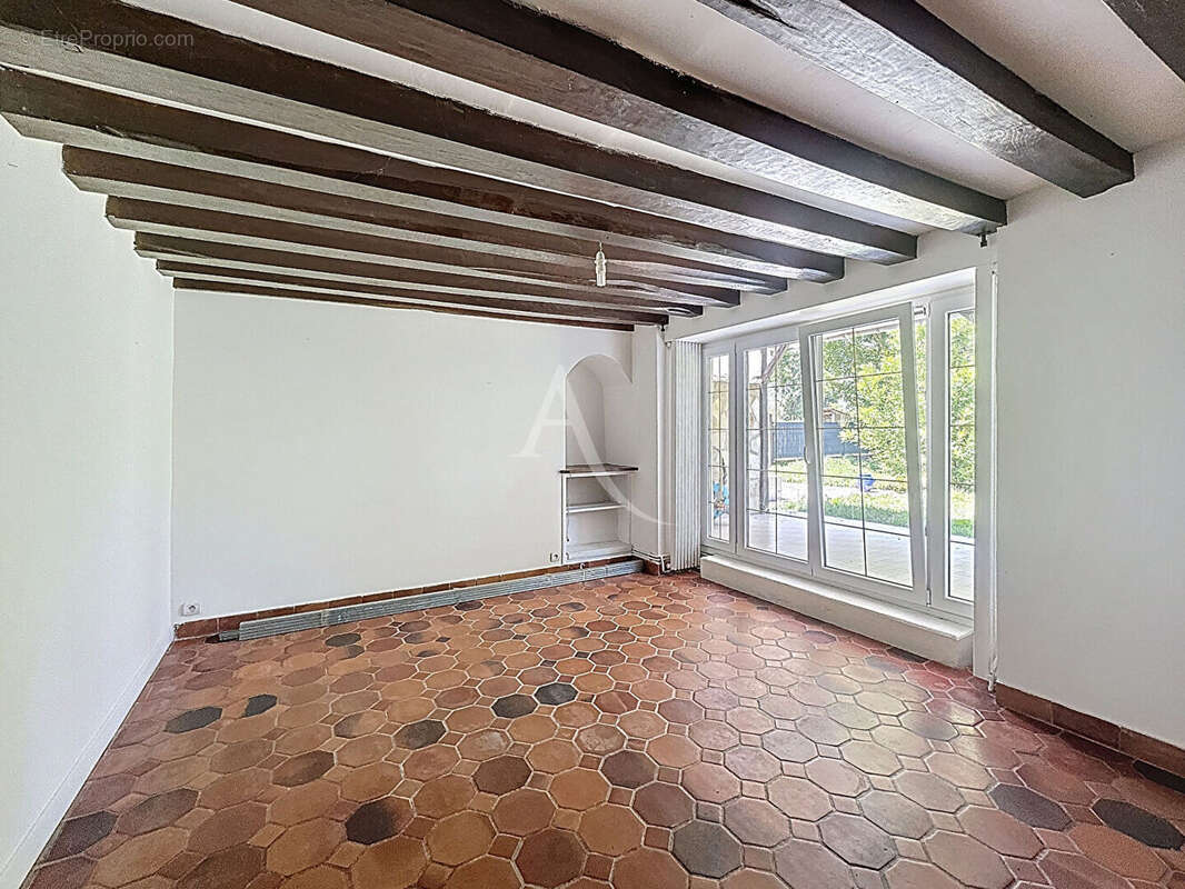 Saint Cyr sur Morin - Maison 3/4 chambres - garage et jardin de 449 m2 - photo 2