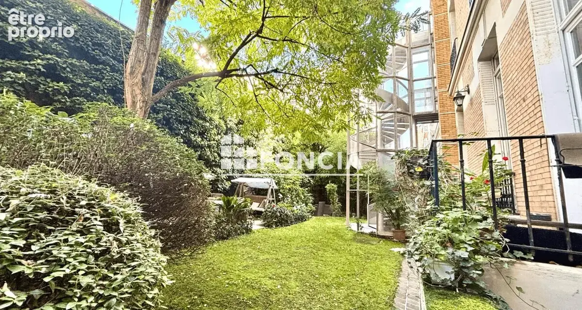 Appartement 4 pièces 154 m² · à Paris-14e · 154 m² · 1 454 000 €