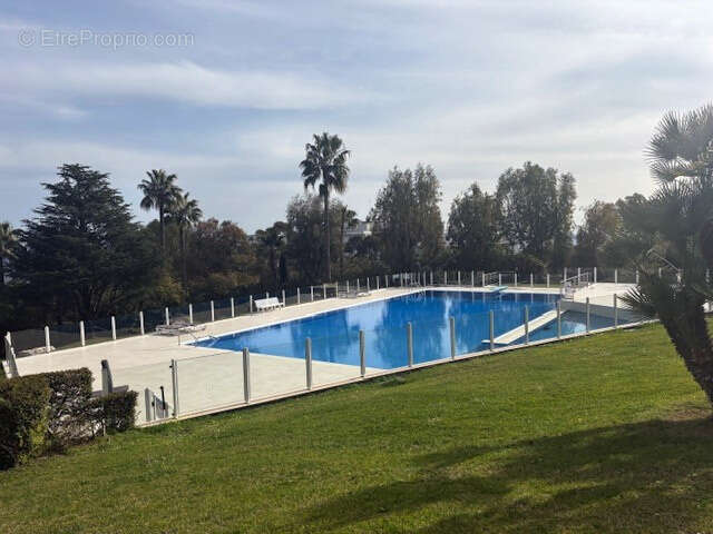Appartement à VALLAURIS