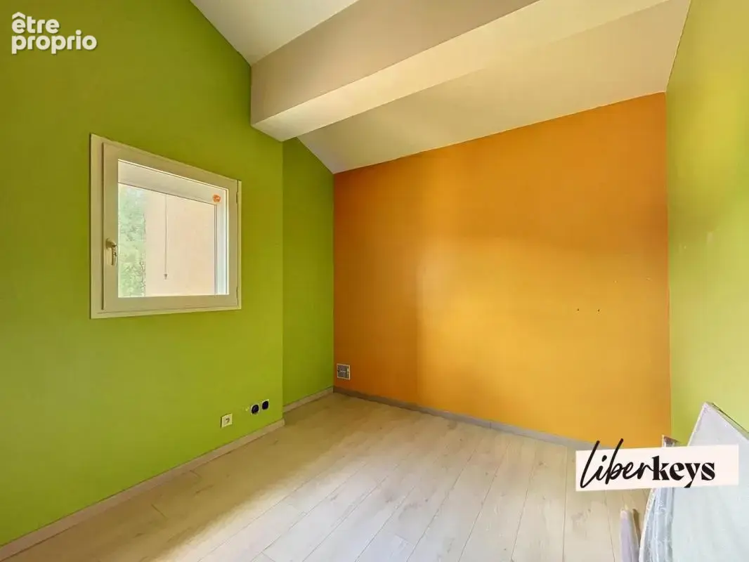 Au cœur du Perche – Maison familiale de 208 m² avec pièce de vie de 79 m², sous-sol total et dépendance - photo 12