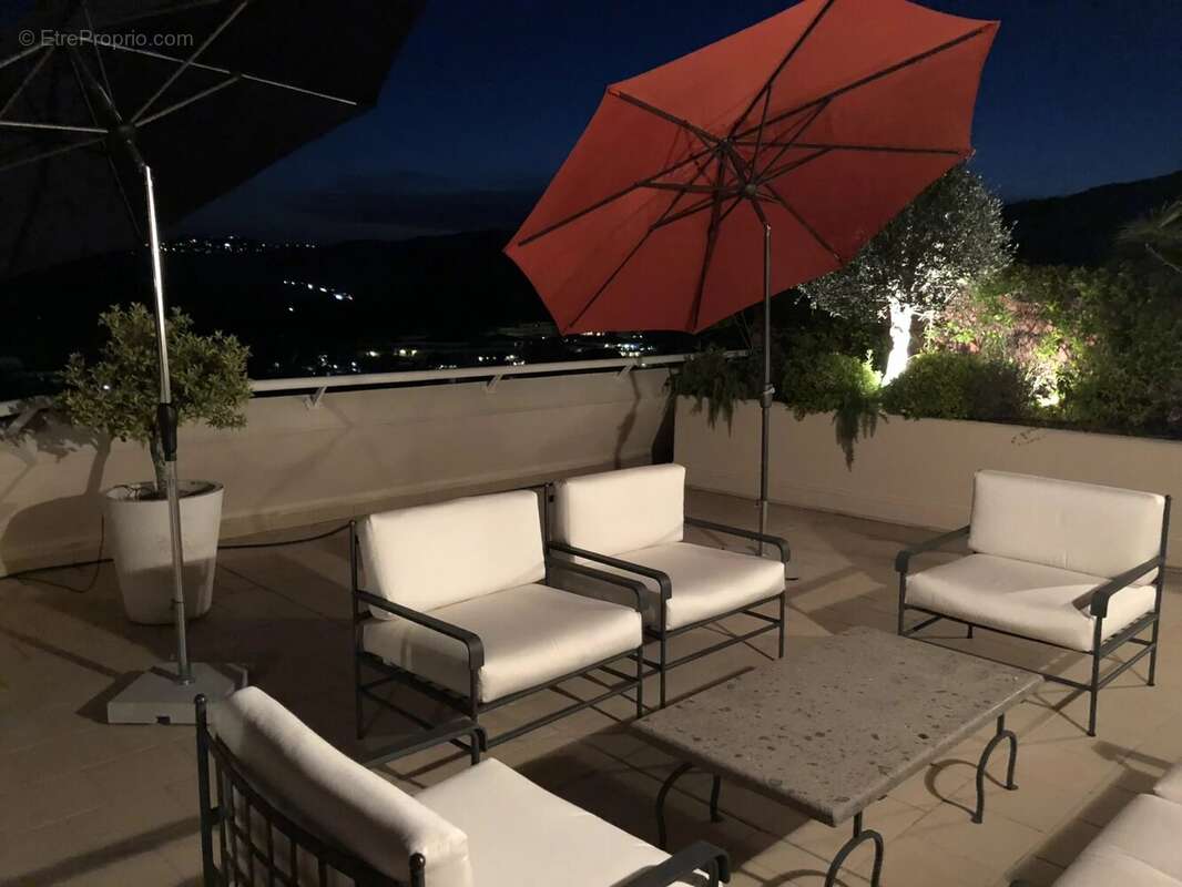 Appartement à MANDELIEU-LA-NAPOULE