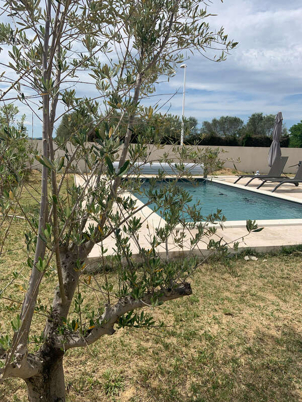 Maison à SAINT-CHAPTES