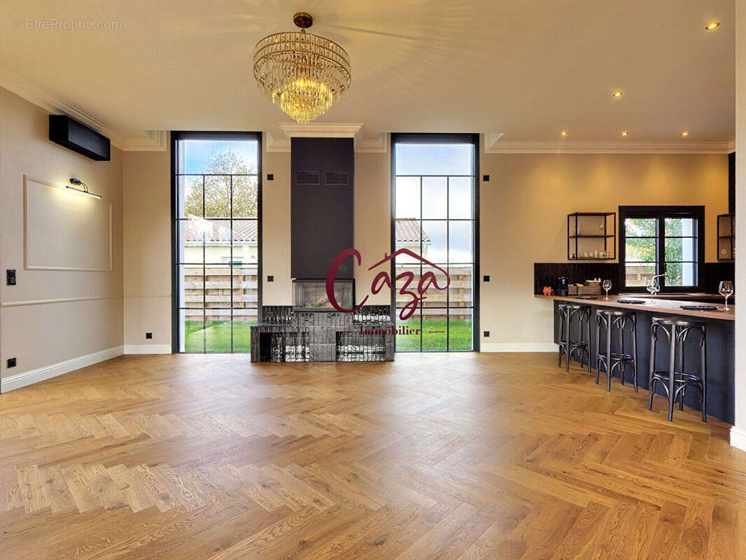 Maison à SAINT-SULPICE-ET-CAMEYRAC