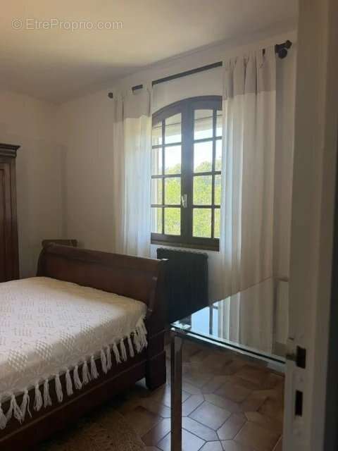 Villa familiale de 203 m² avec 2 logements sur 890 m² de terrain BORGO - photo 8