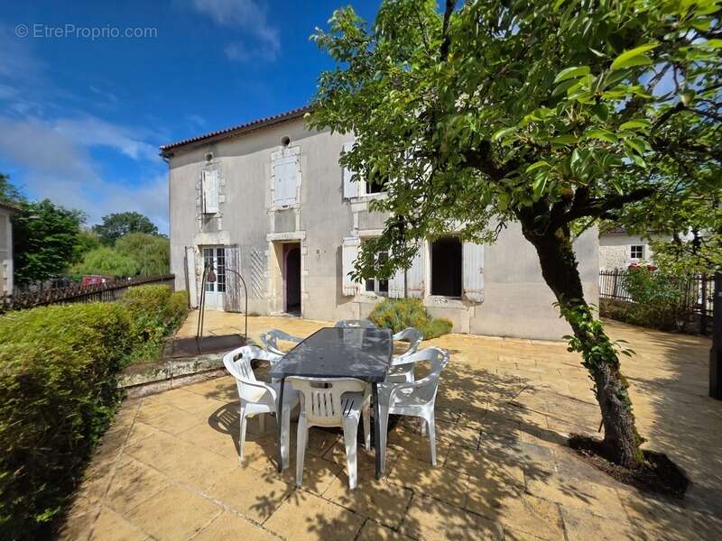 Maison à CONDEON