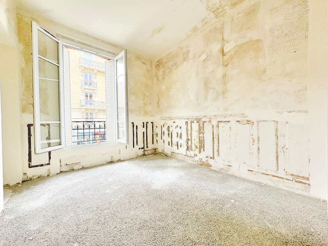 Appartement à COURBEVOIE