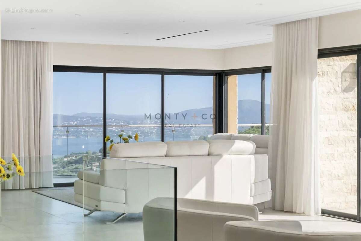 Villa contemporaine avec vue mer à vendre dans le domaine privé de Beauvallon Bartole, Grimaud - photo 5