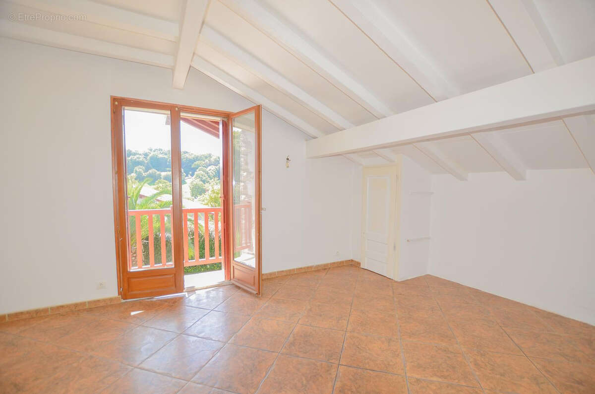 Maison à SAINT-PEE-SUR-NIVELLE