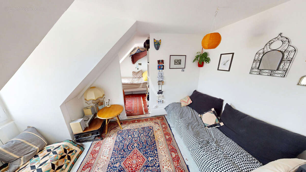 EXCLUSIF - Grand Studio aux portes du Marais ! - photo 4