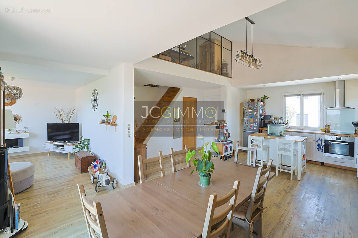 Appartement à LA VALETTE-DU-VAR