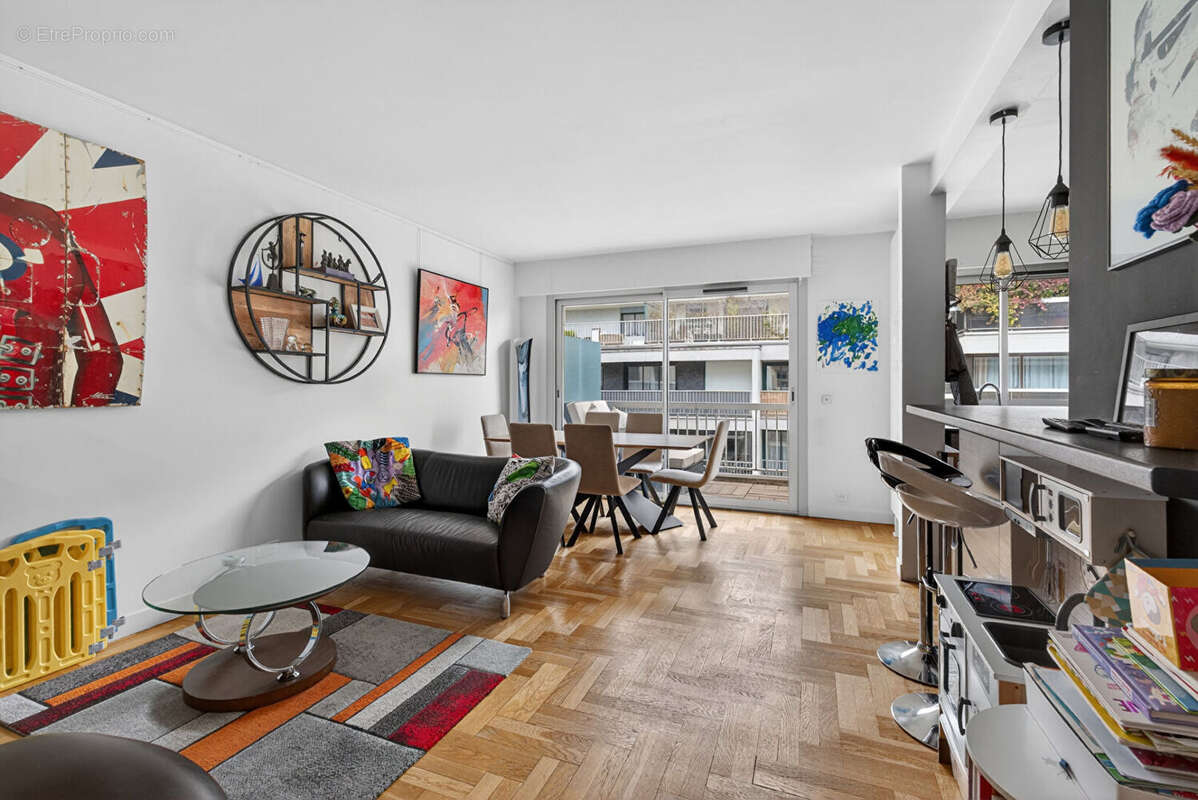 Appartement à PARIS-15E