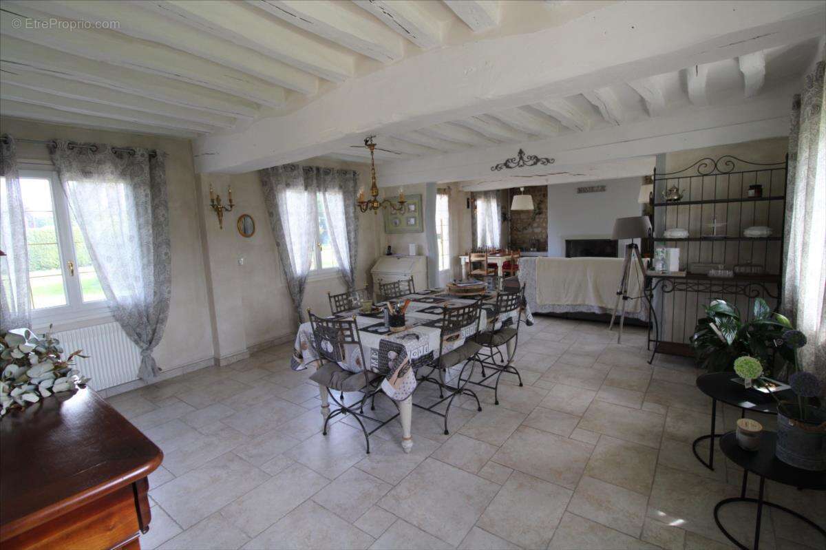 Maison à LA NEUVILLE-CHANT-D&#039;OISEL