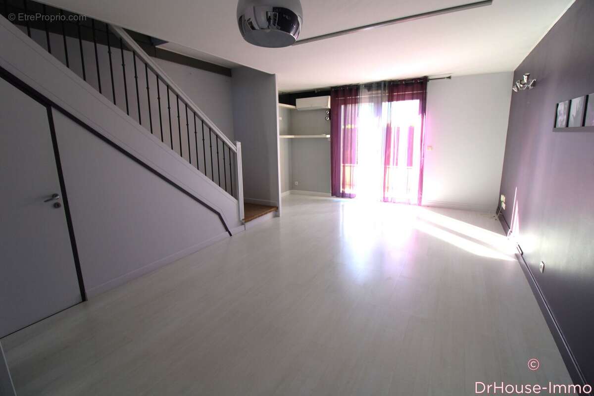 Appartement à FROUZINS