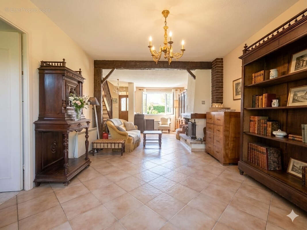 Maison à OZOIR-LA-FERRIERE