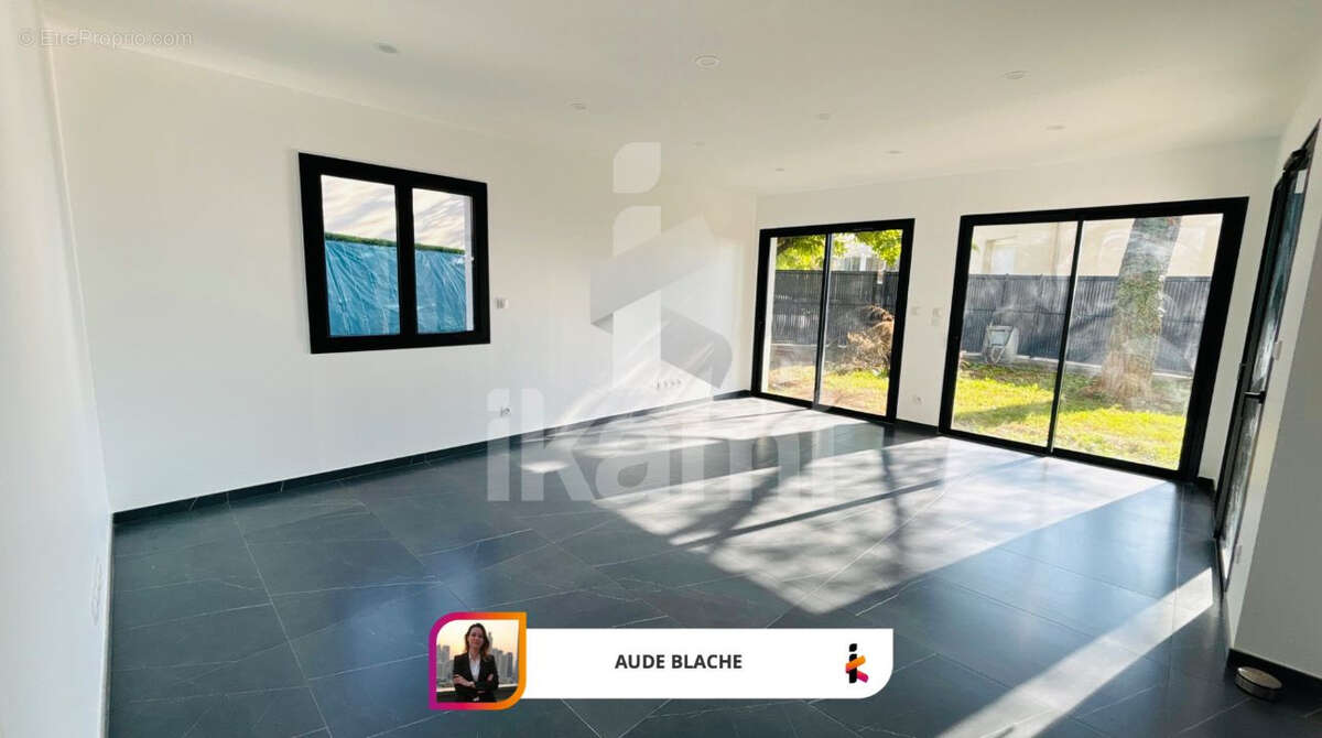 Maison à CHANOS-CURSON