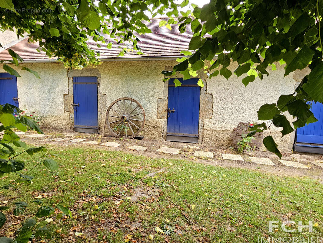 Maison à SAINT-PRIEST-BRAMEFANT