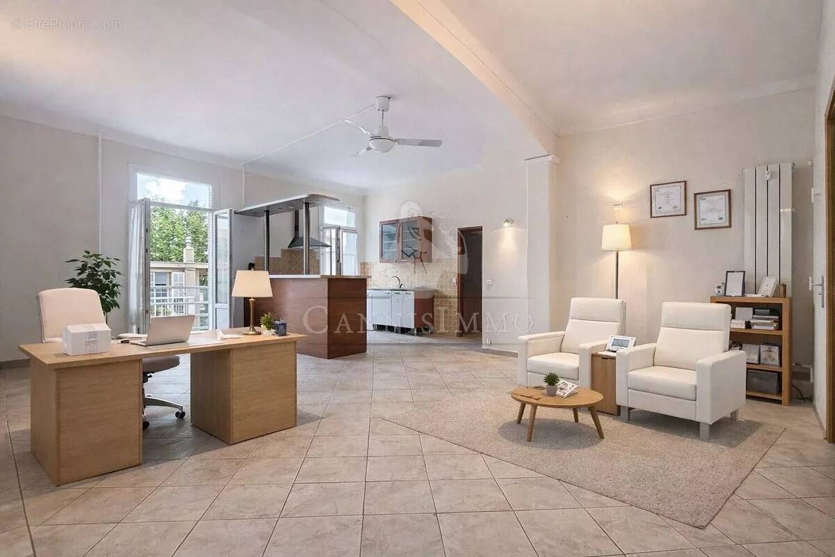 Commerce à SAINT-RAPHAEL