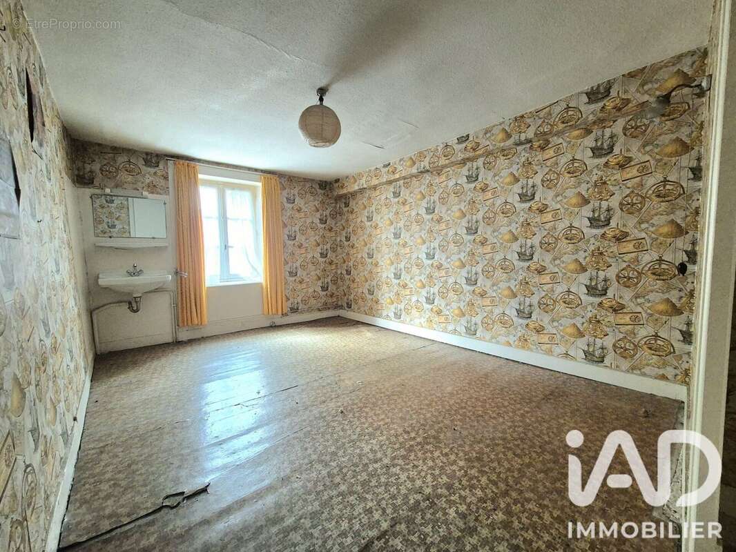 Photo 5 - Maison à NOIRETABLE