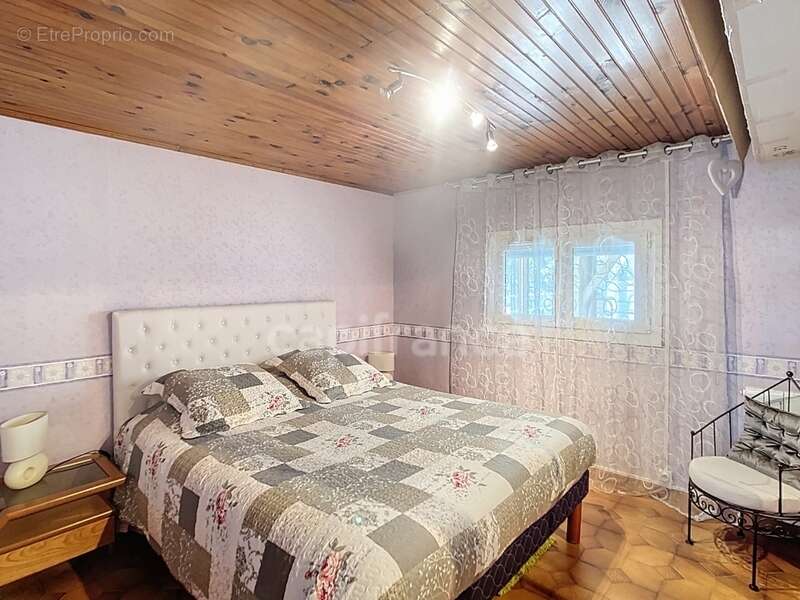VALENCE (26200), à vendre en Viager Occupé , Maison jumelée 6 pièces avec jardin privatif. Nombreuses prestations - photo 7