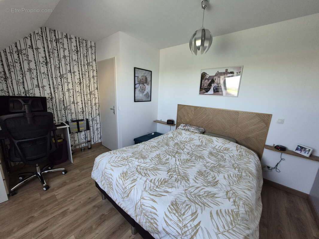 Maison à LA QUEUE-LES-YVELINES