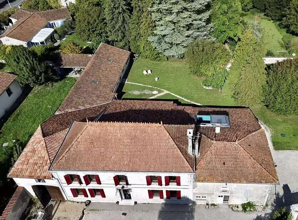 Maison à SAINT-MARTIAL-SUR-NE
