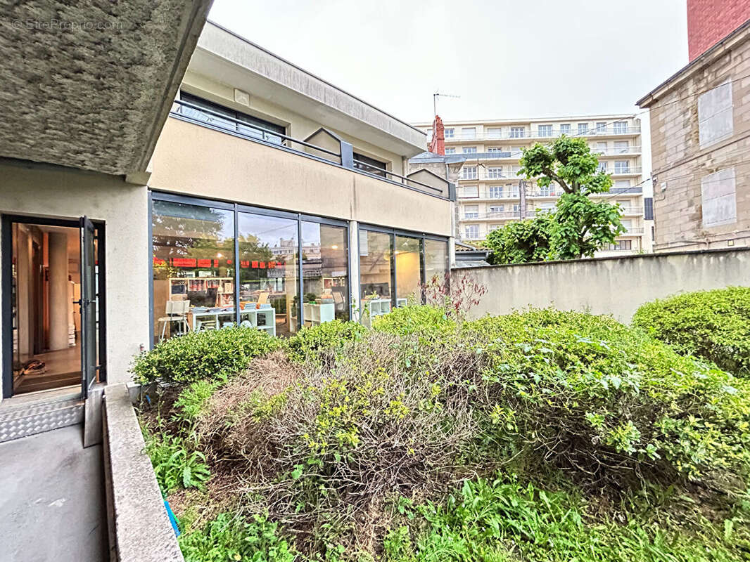 Choix N°1 pour ce local de standing avec stationnement. Centre ville. - photo 16