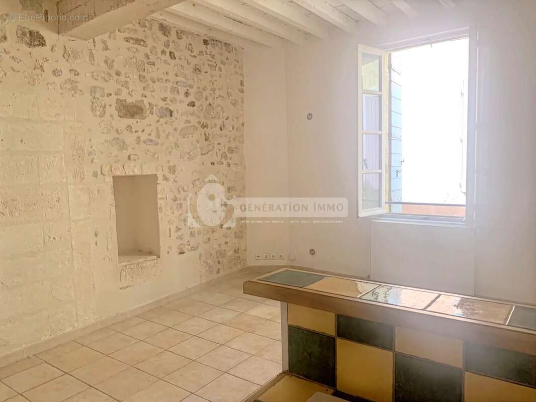 Appartement T2 à vendre sur Arles - photo 1