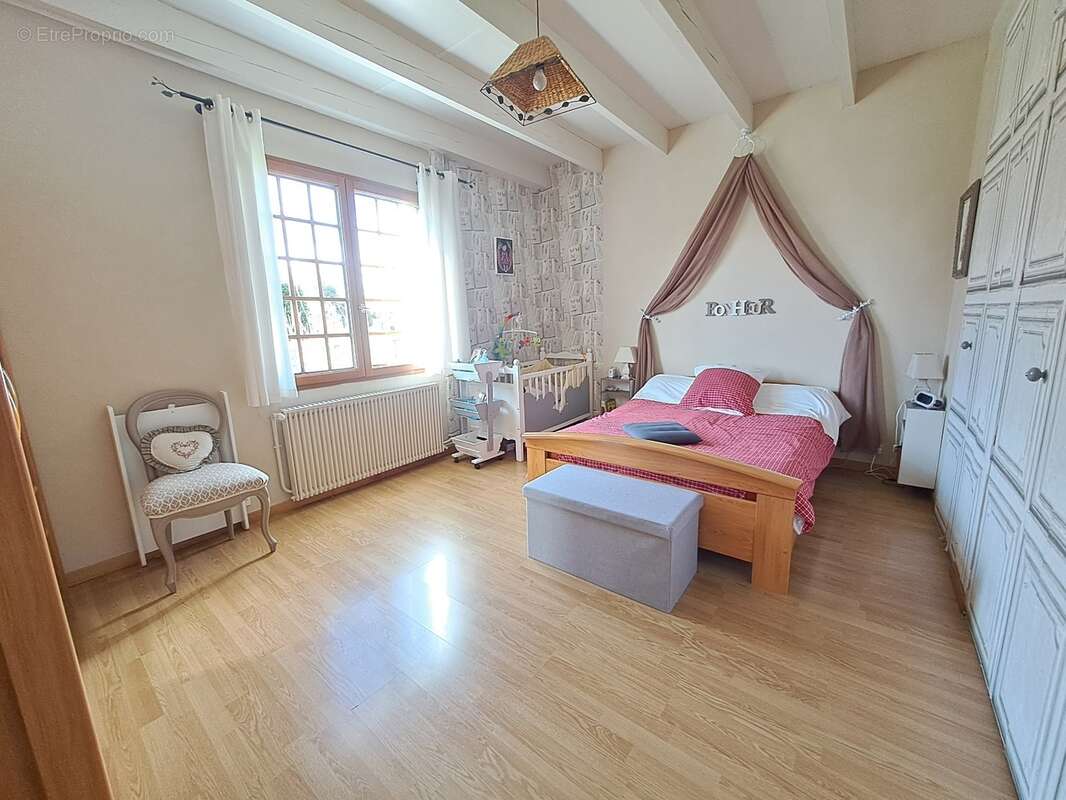 Maison à vendre 7 pièces SAINT MEDARD EN JALLES (33) - photo 6