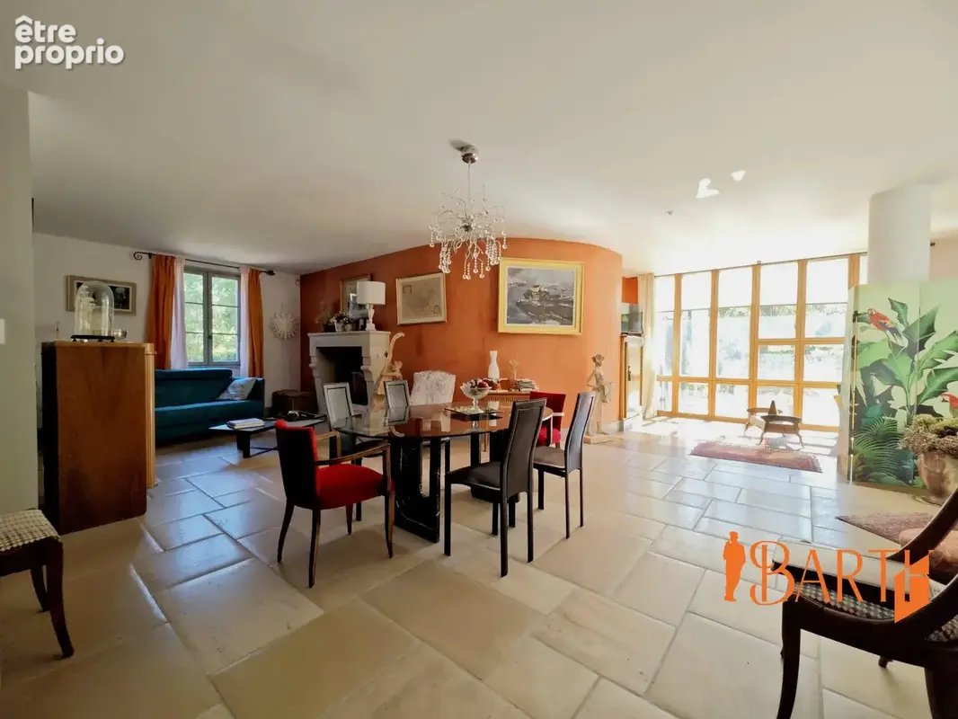 Maison 7 pièces 250 m² à vendre à Bourges (18000) - photo 2