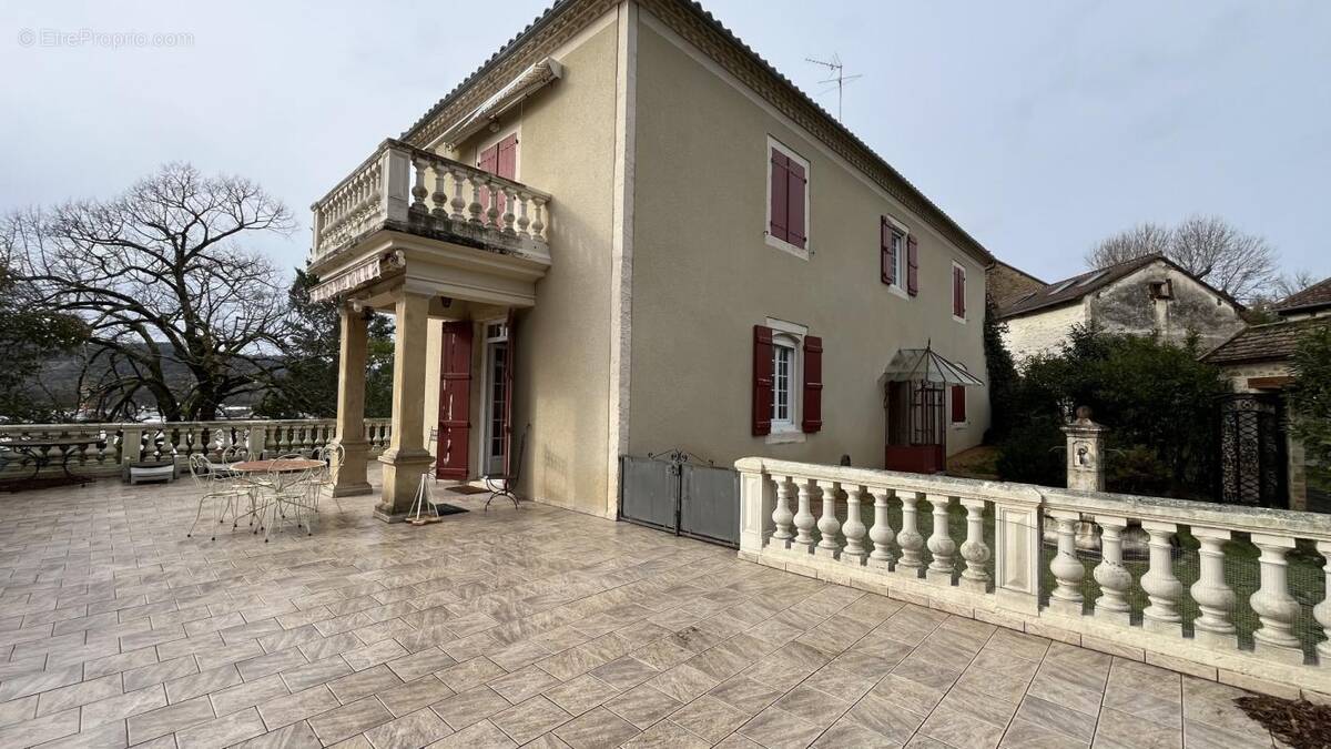 Maison à SAINT-LAURENT-LES-TOURS