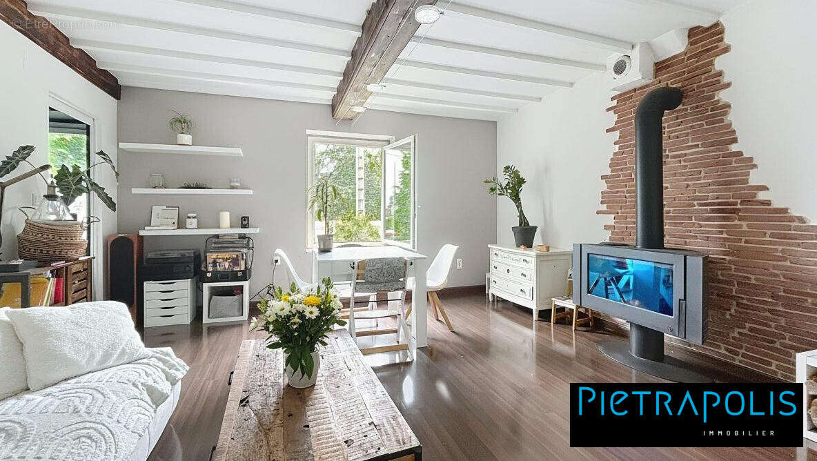 Séjour - Appartement à CHARBONNIERES-LES-BAINS