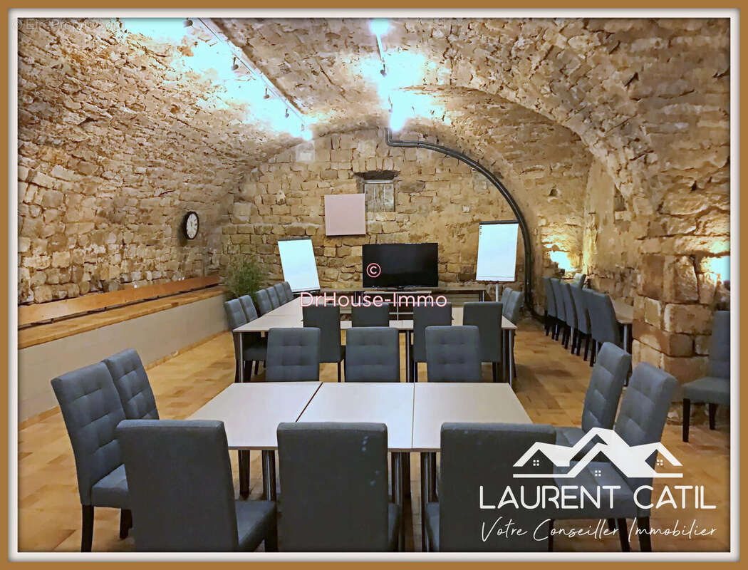 Commerce à VALLON-PONT-D&#039;ARC