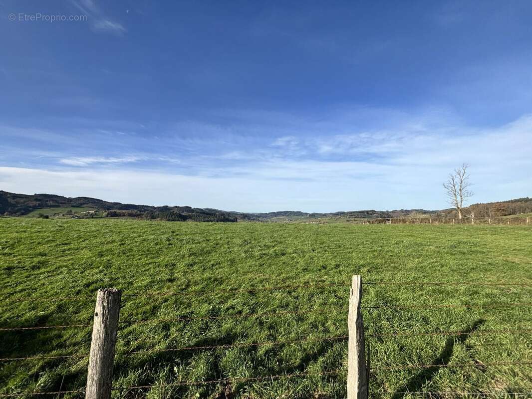 Maison à SAINT-BONNET-DES-BRUYERES