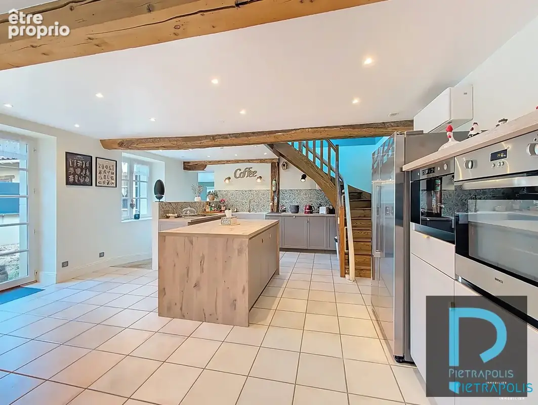 Maison 7 pièces 207 m² à vendre à Saint-Andre-D'huiriat (01290) - photo 8