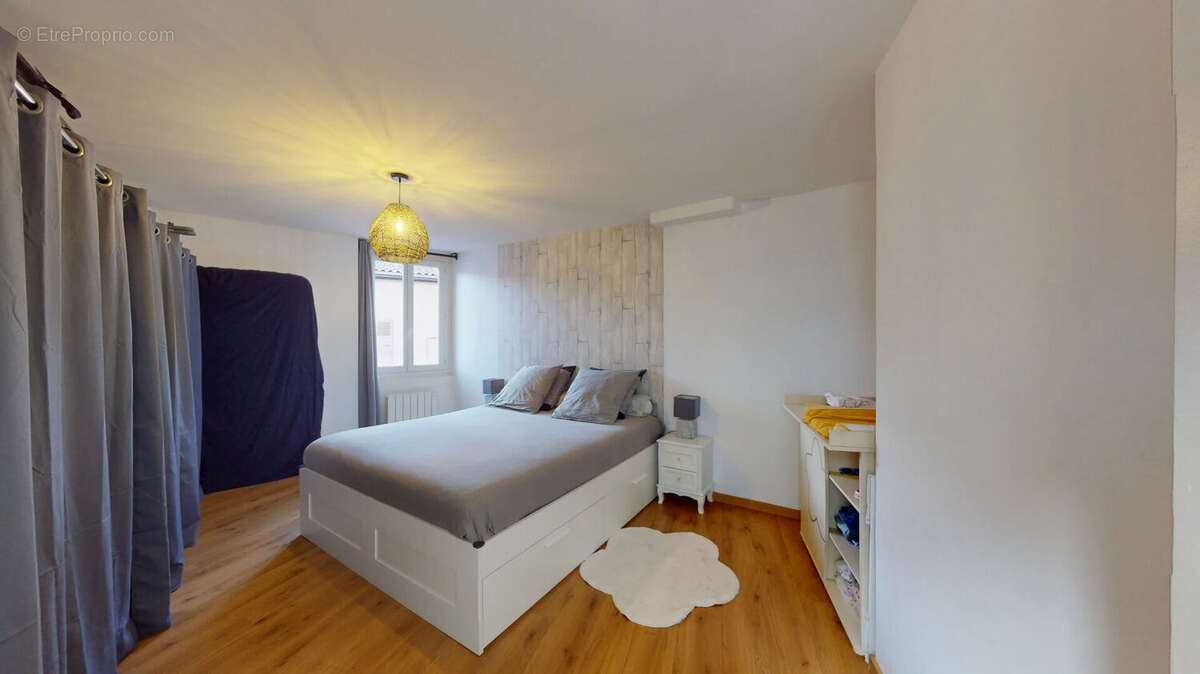 Appartement à VIZILLE