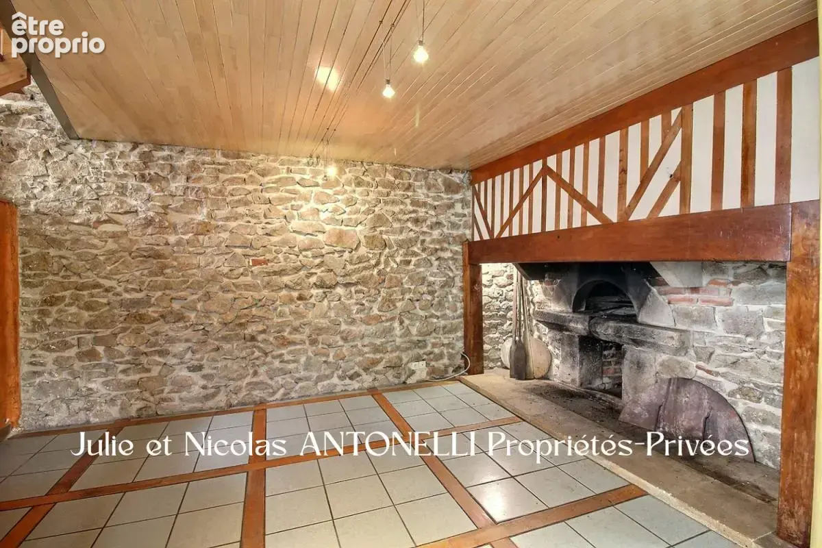 LA FOUILLOUSE (42480) Maison en pierre 212m² habitables 6 chambres garage et jardin - photo 7