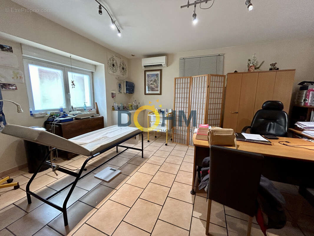 Local commercial LES ABRETS - photo 4