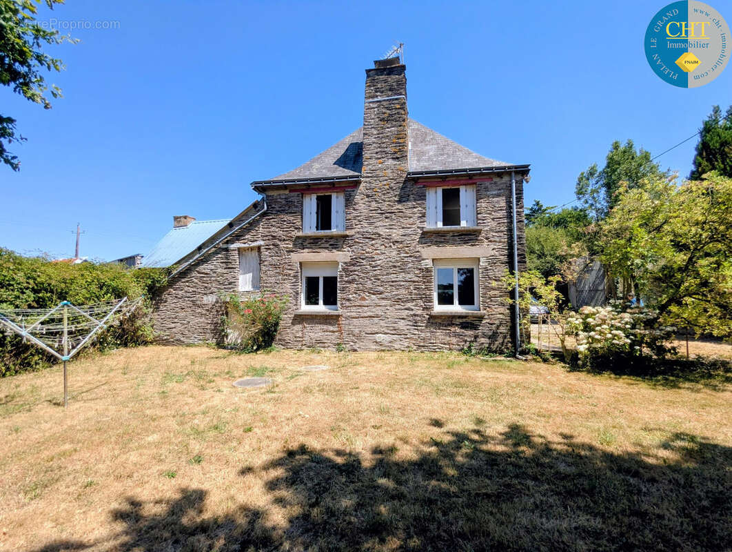 Charme et Authenticité : Longère en pierres sur vaste terrain à Monteneuf (56380) - photo 22