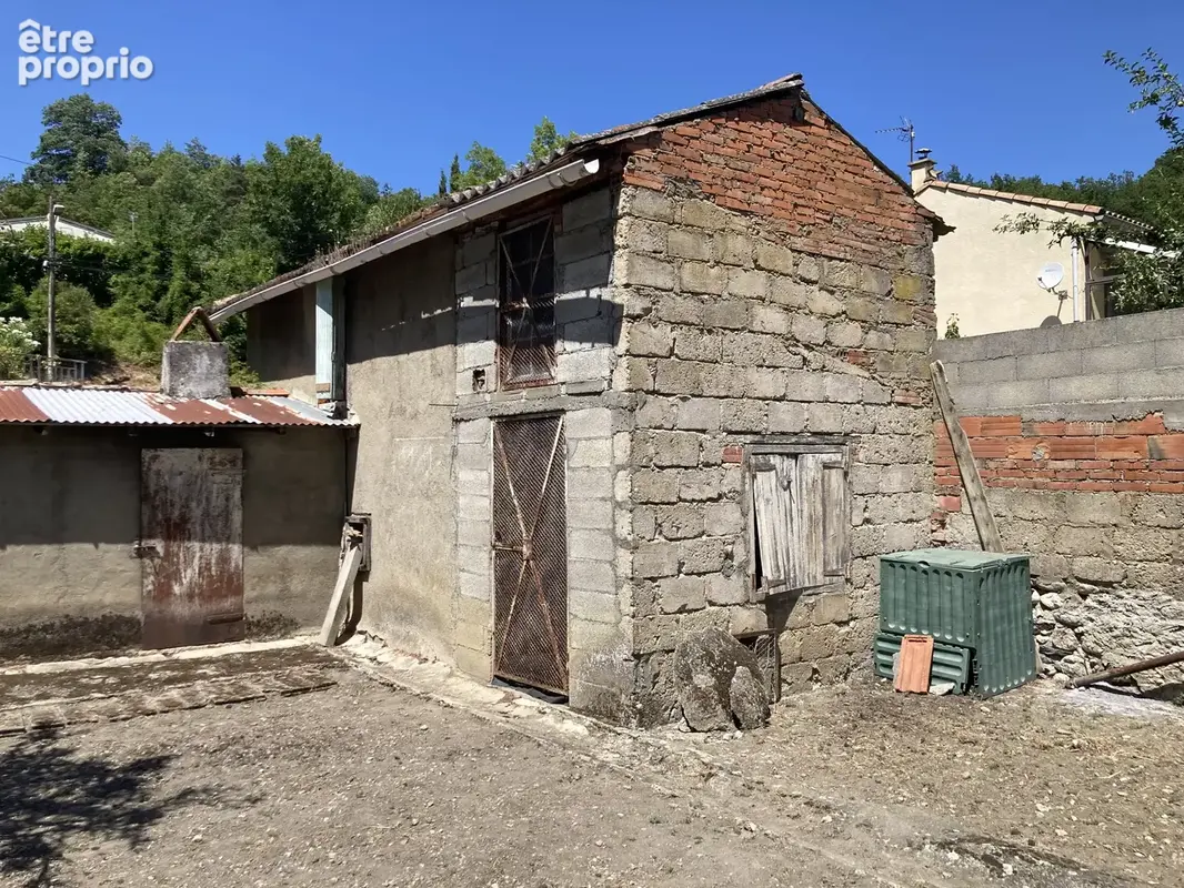 Propriété exceptionnelle en bord de rivière avec 3 appartements, grands garages et magnifique jardin à Axat - photo 41