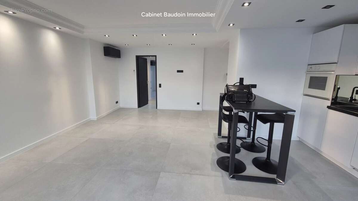 Exclusif CROISETTE ! Spacieux T2 54 m2  VUE MER, face aux ma - photo 3
