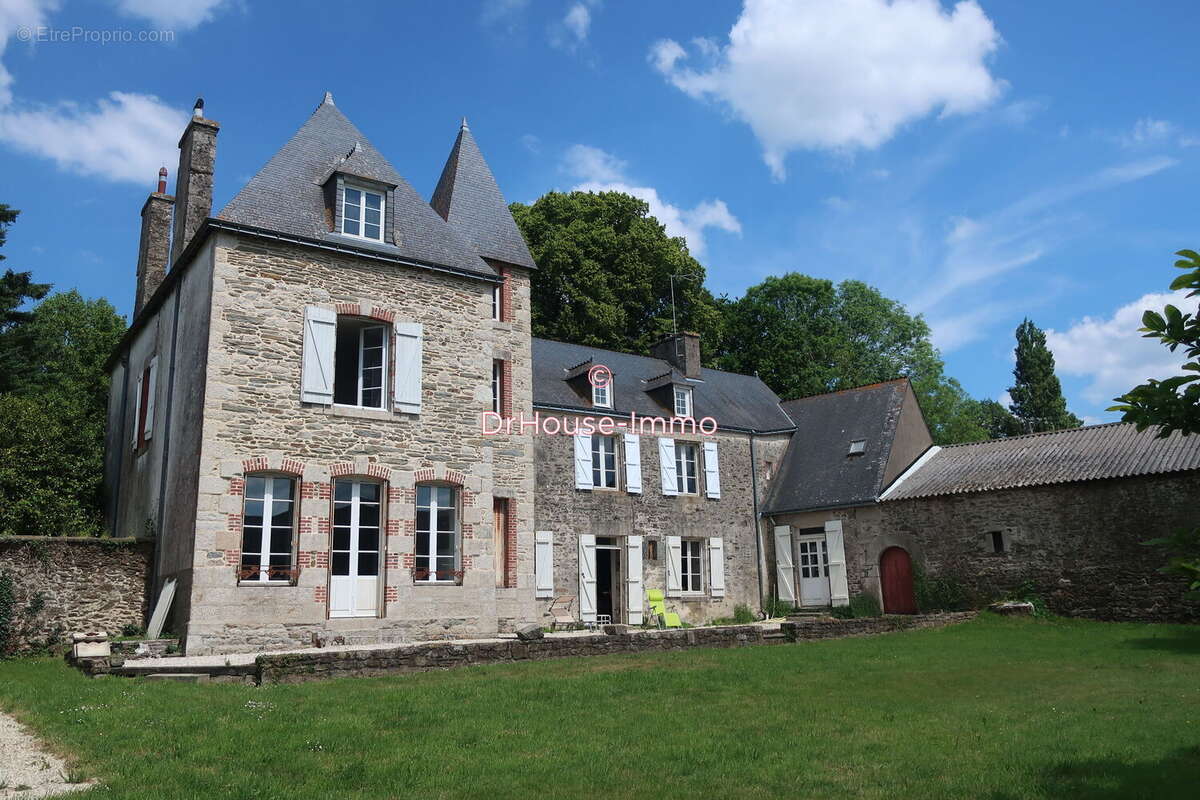 300 m² à Moustoir-Remungol  - photo 2