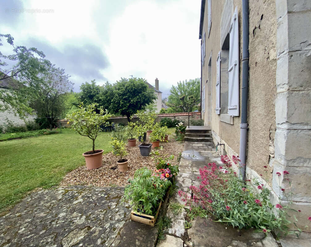 Maison à CHATILLON-EN-BAZOIS
