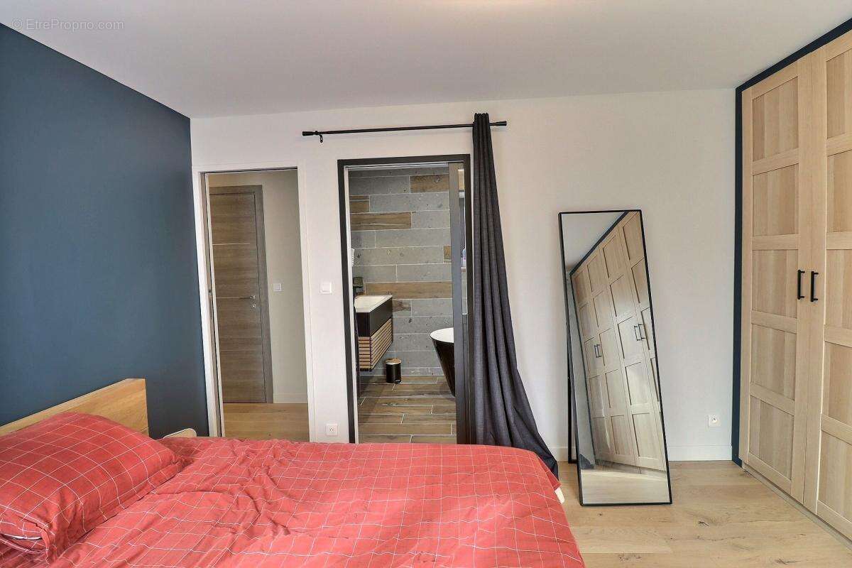 Belle maison en pierres - 200m² + dépendance - photo 12