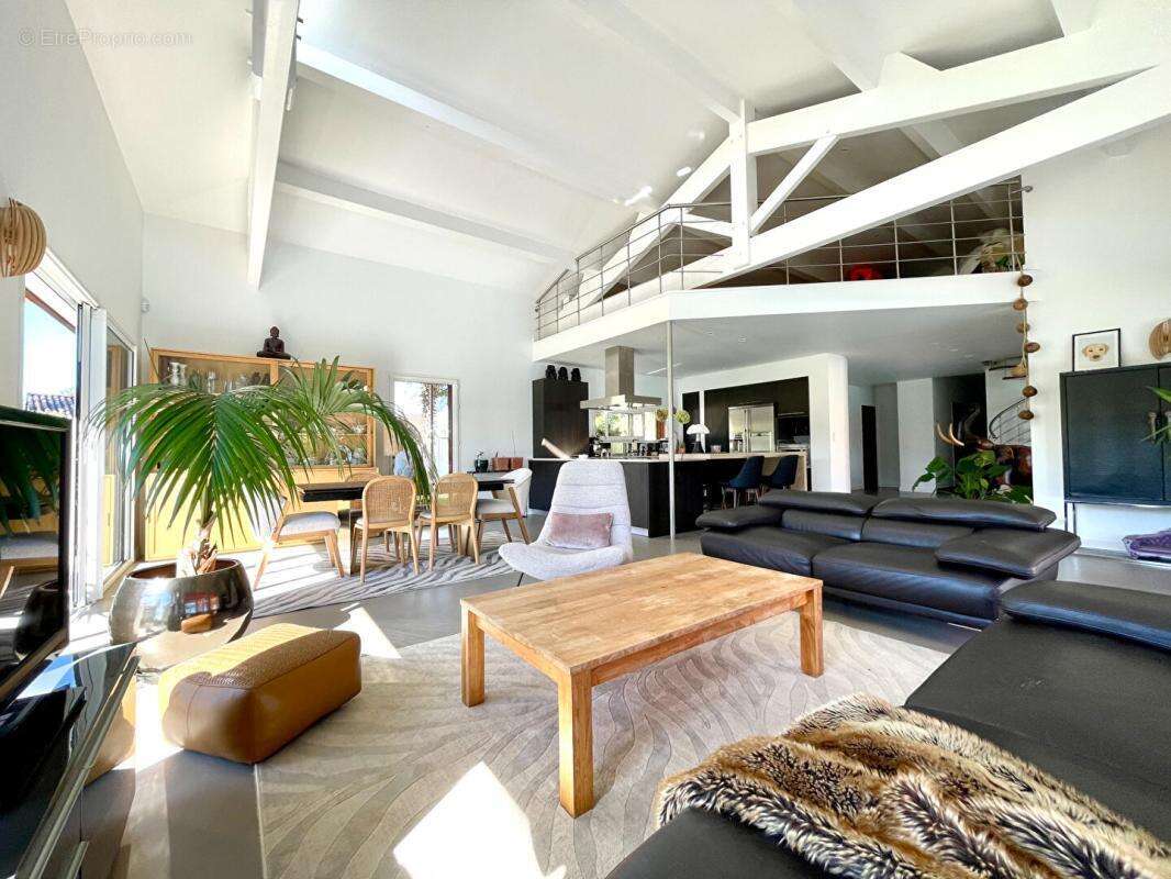Superbe Villa Cestas 5 pièce(s) 252 m2 + garages + piscine - photo 6