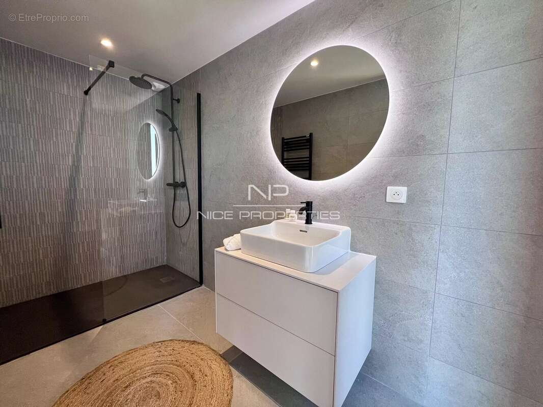 Appartement à THEOULE-SUR-MER