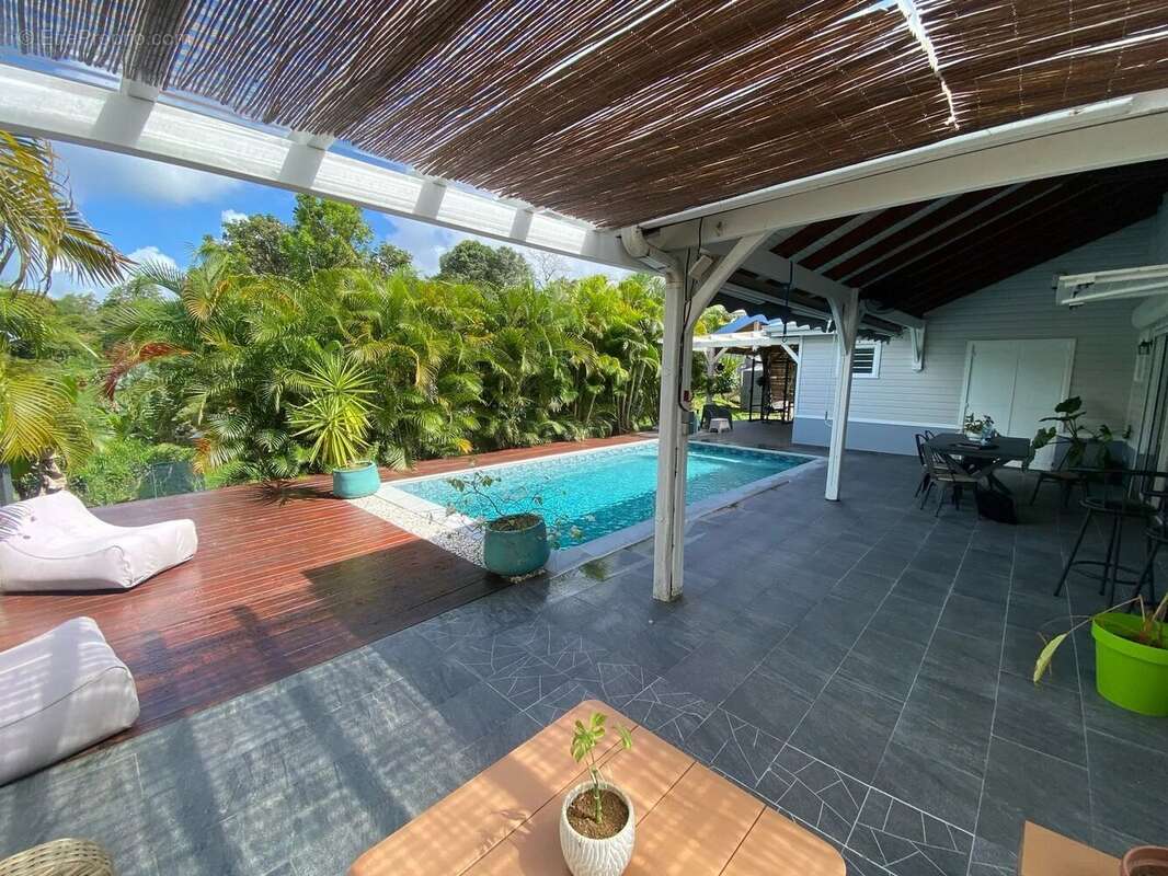 Maison à LES TROIS-ILETS