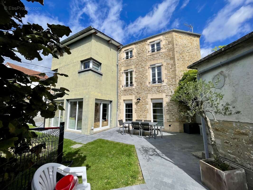 Maison à CHARLEVILLE-MEZIERES