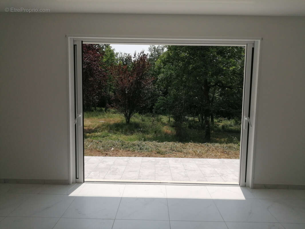 Maison à CHAMPAGNE-ET-FONTAINE