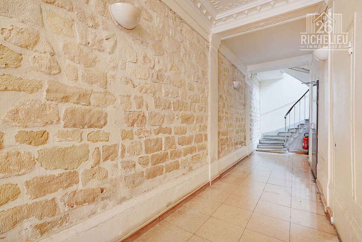 Appartement à PARIS-2E