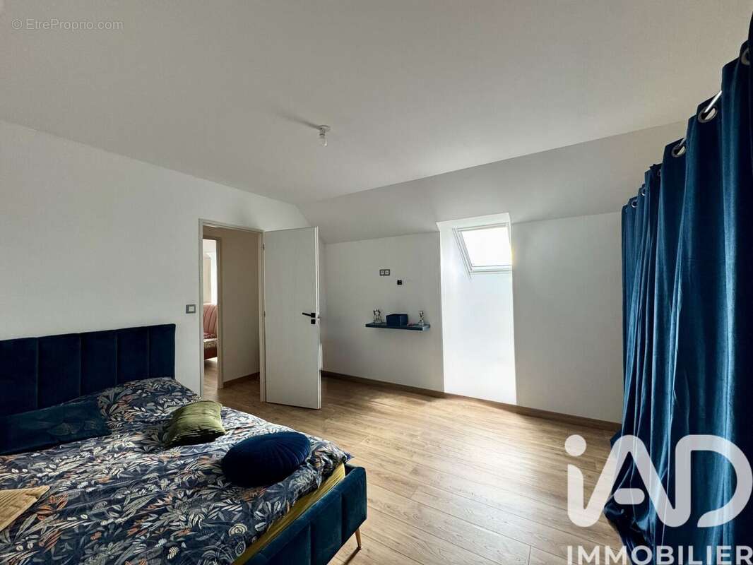 Maison 101 m² à Lye  - photo 7